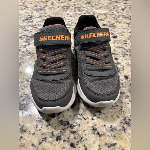 Skechers Bounder Easy on/off Black and orange light weight sneakers 
Size 12 - Picture 2 of 10